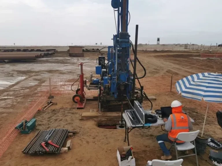 Essai de Pénétration Statique CPT à Béziers : Profilage Continu des Sols